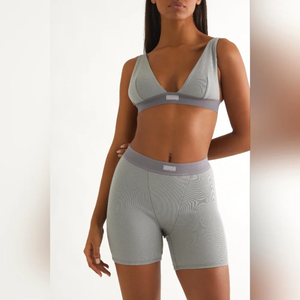 SKIMS Cotton Ribbed Boxer Shorts Pacific Gray - Picture 5 of 6